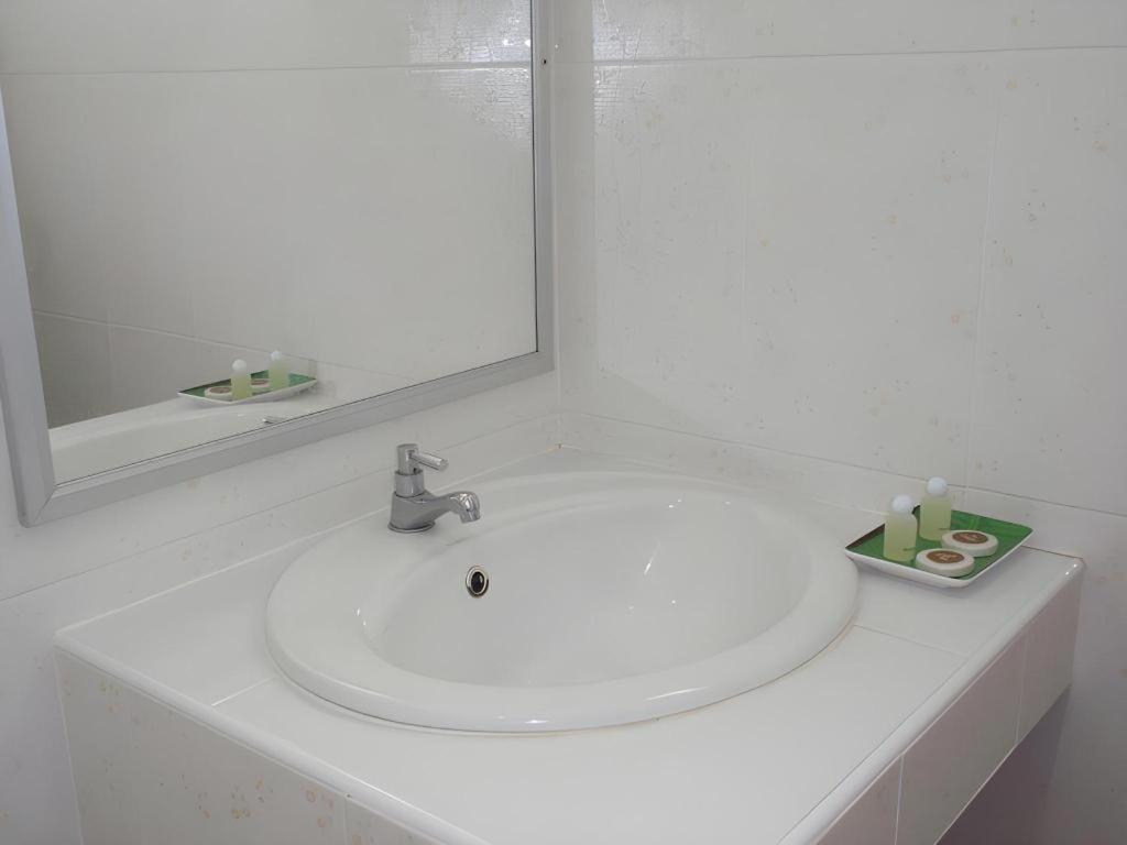 Yamjan Place Surat Thani Bagian luar foto